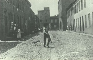 An alley neighborhood with brick homes with a very similar layout to the homes found on Baldwin's Row.  Image used with permission of the Washingtoniana collection of the DC Public Library.